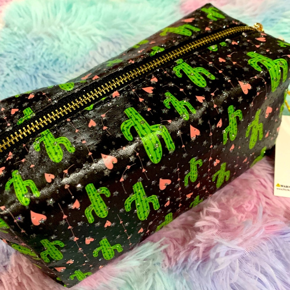 NWT Cactus Cosmetic Bag